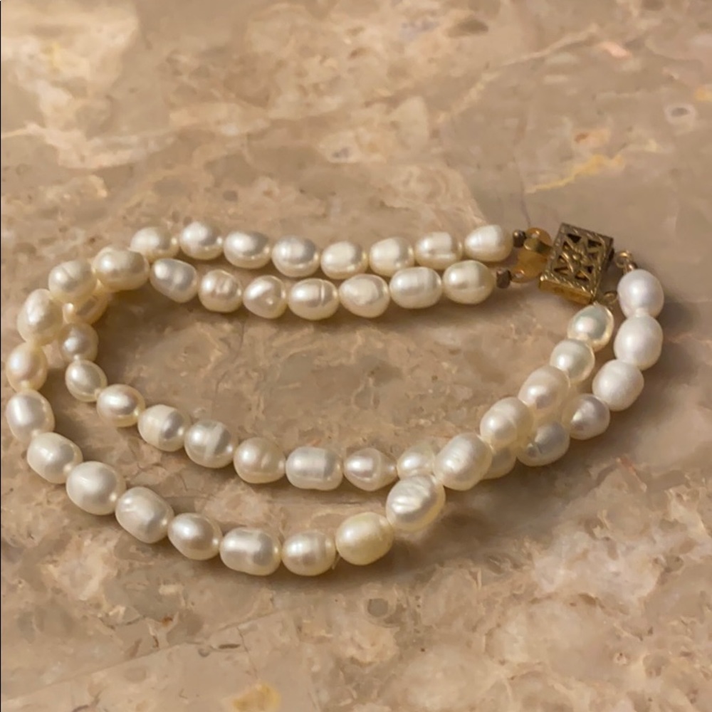Vintage Freshwater Pearl Bracelet / Golden Clasp